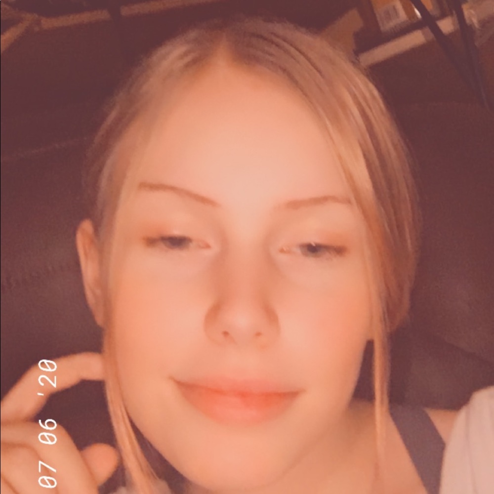 Meet your Posher, Makayla